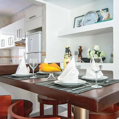 Puerto Del Carmen Sleeps 6 Wifi Puerto del Carmen (Lanzarote)