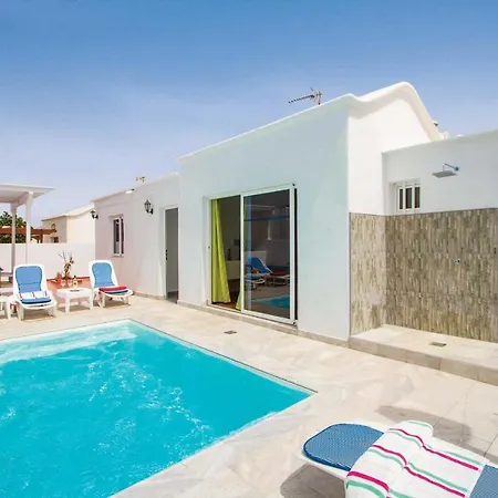 Вілла Puerto Del Carmen Sleeps 6 Wifi *